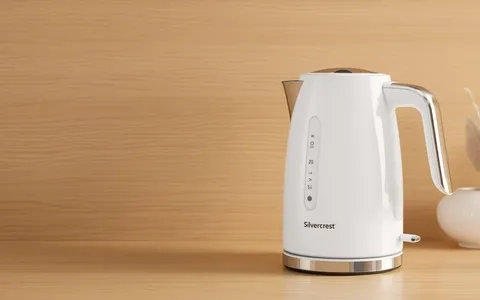 Bollitore elettrico Silvercrest a soli 19,99 euro da Lidl: che prezzo!