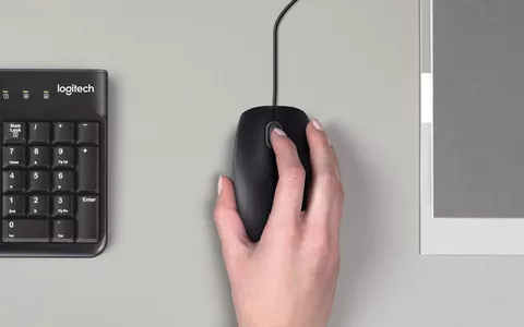 Logitech B100 il mouse da 8€ che ha fatto INNAMORARE i clienti Amazon