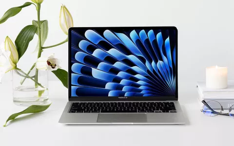 Apple MacBook Air da 15'' con chip M2: OFFERTA SHOCK su eBay: approfittane subito