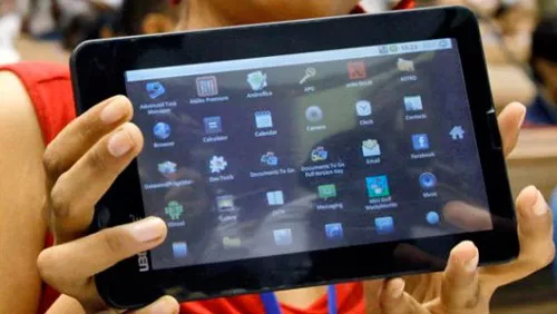 Aakash 2, il tablet Android da 35 dollari arriva in India