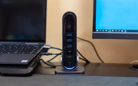 Hub USB 17-in1: ottimizza la tua stazione di lavoro con una SPESA MINIMA