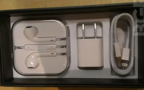 Le prime immagini dell'unboxing di iPhone 5