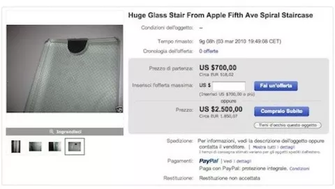 Su eBay un gradino della scala dell'Apple Store di New York