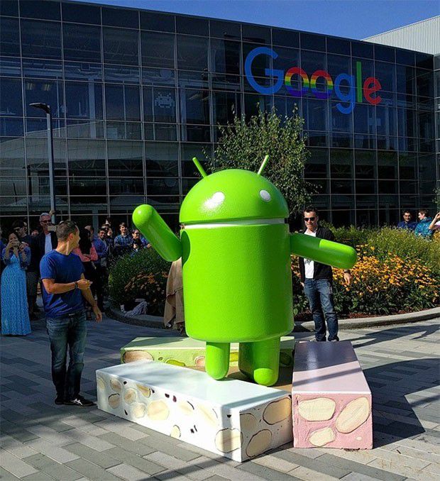La statua di Android N nel quartier generale di Google a Mountain View