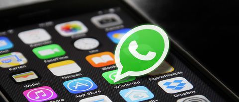 WhatsApp, un bug cancella le chat di gruppo