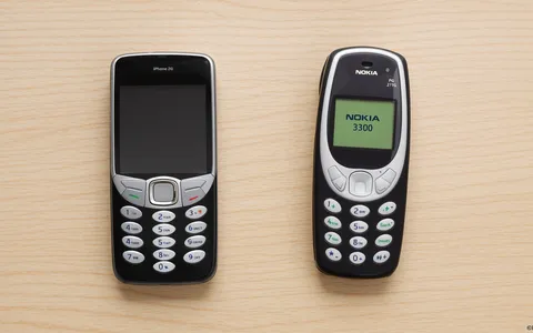 iPhone 2G e Nokia 3310 valgono fortune nelle aste