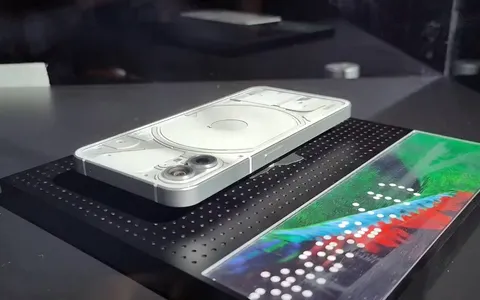 Nothing annuncia il lancio di phone (1) in Italia in esclusiva con WINDTRE