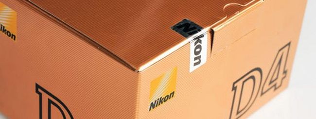 Nikon D4, unboxing in video e immagini