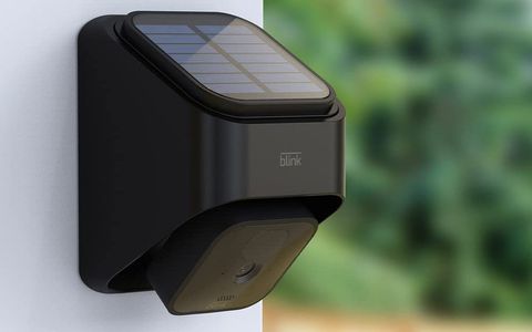 Blink Outdoor, videocamera di sicurezza con pannello solare a prezzo FOLLE