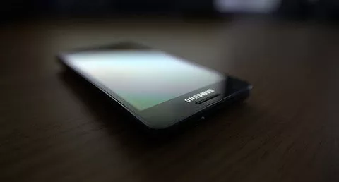 Apple vs Samsung: ora il blocco dei dispositivi