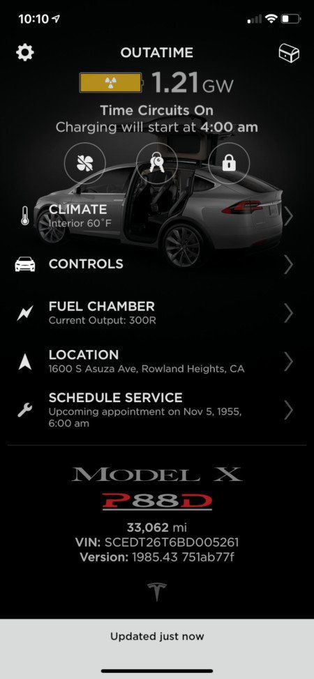 Tesla mette Ritorno al Futuro nella sua app