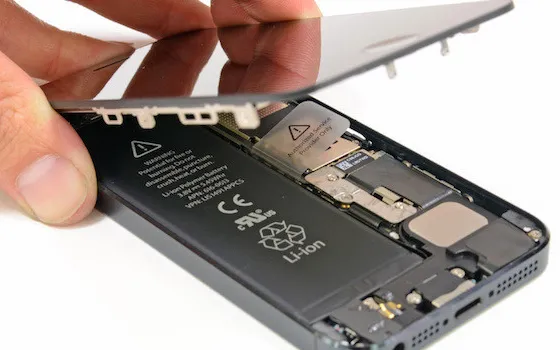 iPhone 5: problemi di batteria in alcuni modelli, Apple le sostituisce