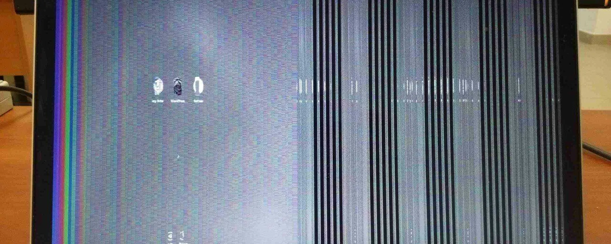 Mai coprire la Webcam del MacBook: Si rischiano danni al display