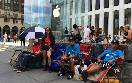 Evento iPhone 6, iniziano le prime file davanti l'Apple Store