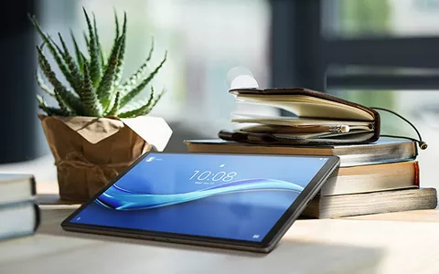 Lenovo Tab M10 FHD Plus: il tablet per la SCUOLA è in caduta libera su eBay