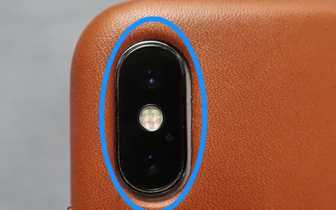 Cover iPhone X  su iPhone XS: non calzano a causa della fotocamera