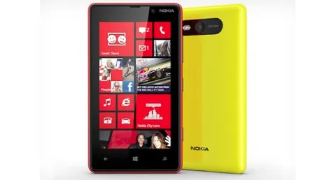 Lumia 820: 4,3 pollici e cover intercambiabili