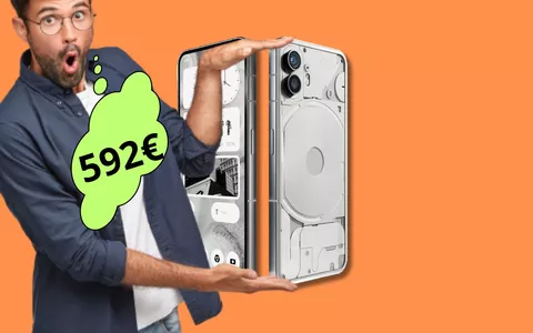Basta soliti smartphone: acquista Nothing Phone (2), oggi tra sconto e coupon a soli 592 euro!