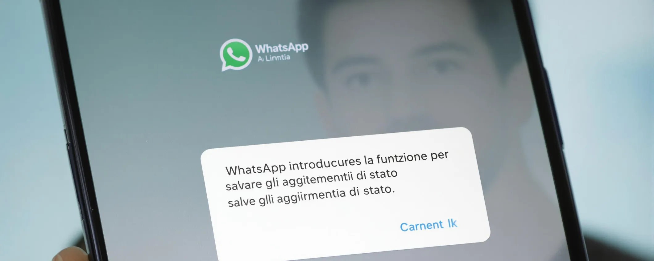WhatsApp introduce la funzione per salvare gli aggiornamenti di stato