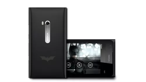 Nokia Lumia 900 in palio con il nuovo film di Batman