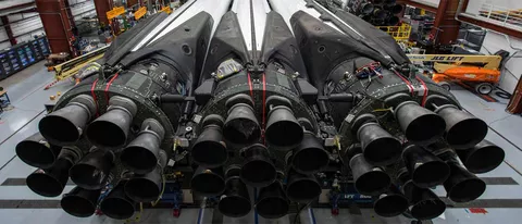 SpaceX mostra l'assemblaggio del Falcon Heavy