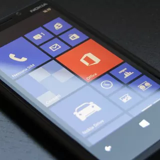 WP8 'Portico' sui Nokia Lumia 920 con NaviFirm