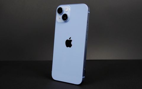 iPhone 14 su Amazon cede di botto: prezzo in caduta libera e MINIMO STORICO
