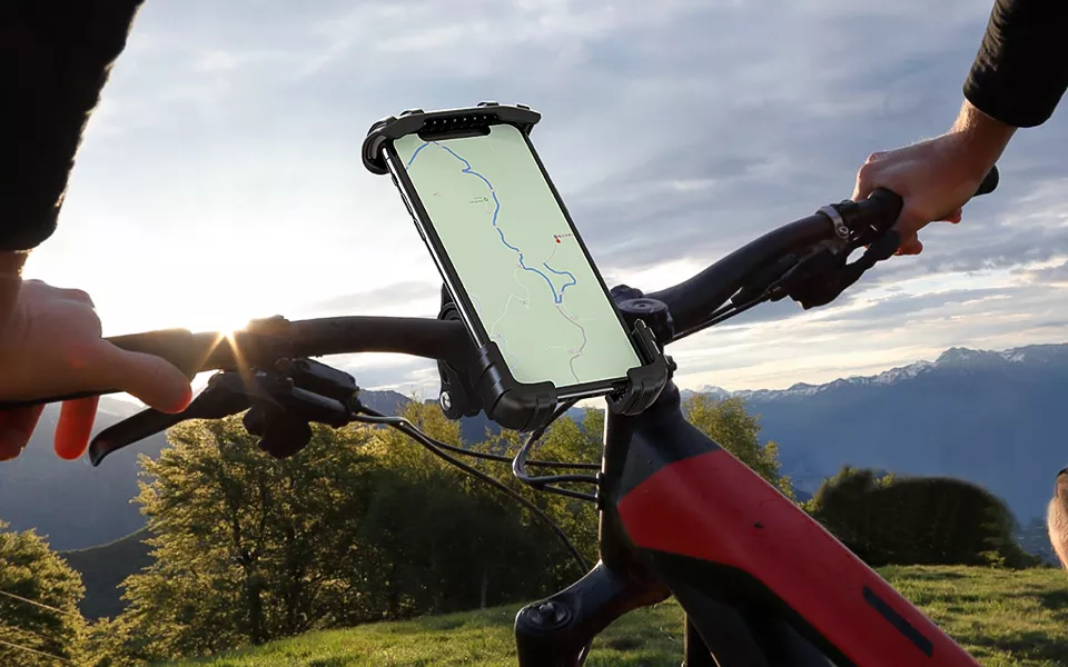 Supporto iPhone da bici e moto: robusto e di qualità a 15€