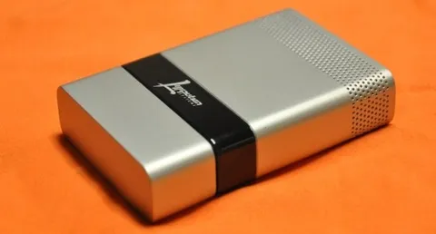 Una batteria per smartphone che dura 2 settimane
