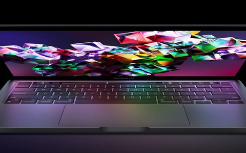 MacBook Pro con chip M2: SCONTO di oltre 200 euro sul notebook Apple