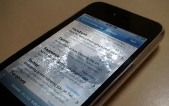 Apple cambia la policy per gli iPhone danneggiati dall'acqua