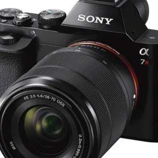 Sony presenta le prime mirrorless full-frame