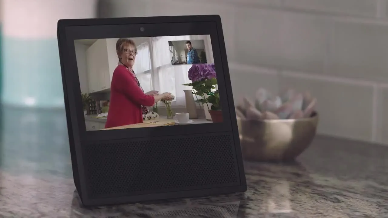 Amazon Echo Show: Alexa e display touchscreen