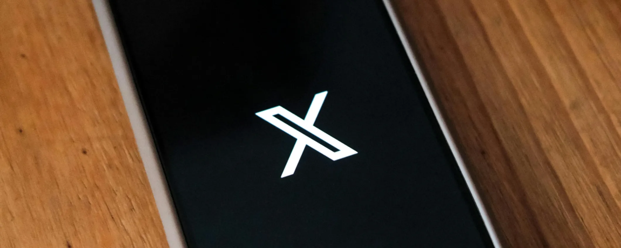 X, Aurora arriva su Grok: Elon Musk lancia l'innovativo tool di IA