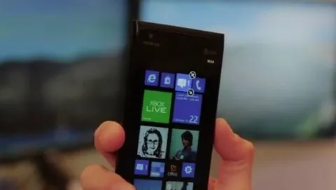 Windows Phone 7.8 mostrato su Nokia Lumia 900