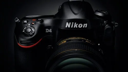 Nikon D800 e D4, nuovo firmware anti-blocco