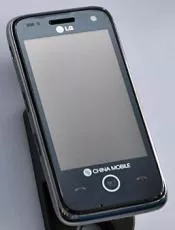 LG GW880, debutta l'interfaccia oPhone