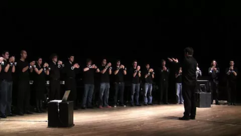 La prima orchestra al mondo fatta interamente di iPhone