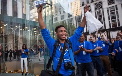 iPhone 5s e iPhone 5c: vendite record nel weekend di lancio