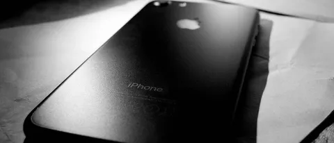 iPhone 8: vetro frontale mostra la fotocamera