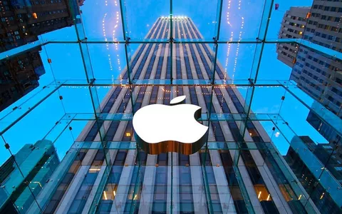 Apple non vuole che gli utenti scarichino le app da store di terze parti