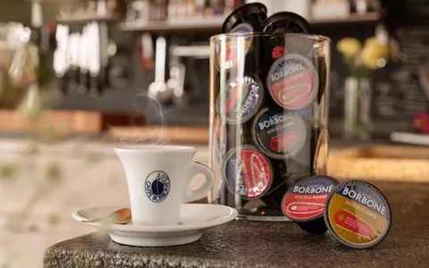 Caffé Borbone Respresso miscela ROSSA, offerta lampo CLAMOROSA: 100 capsule a 15€ (0,16 cent.)