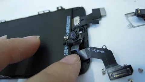 Niente NFC su iPhone 5: era solo uno speaker