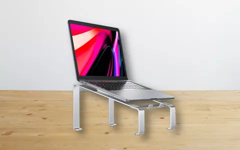 Supporto in alluminio per laptop: SCONTO 50% con COUPON