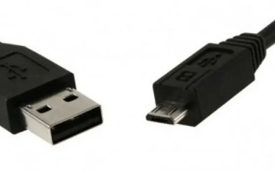 L'Unione Europea ha deciso: dal 2011 i cellulari si caricheranno via micro-USB