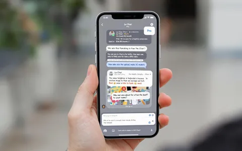 Mistral AI lancia Le Chat: nuove app per sfidare ChatGPT