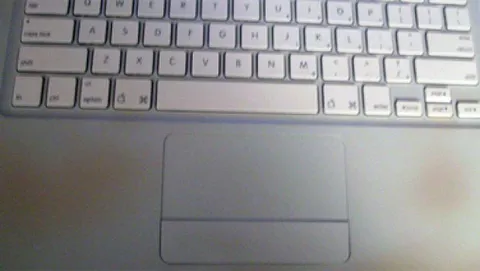 I difetti dei MacBook: ora si scolorano
