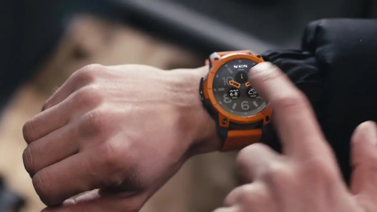 Nixon Mission: smartwatch Android Wear estremo