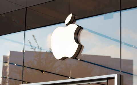 Apple truffata da un suo dipendente: perdite superiori ai 10 milioni di dollari