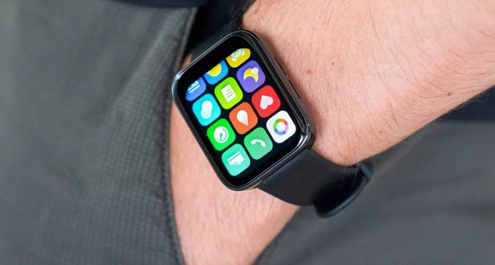 Sembra un Apple Watch ma costa NIENTE: lo smartwatch del momento con SCONTO  FOLLE - Melablog
